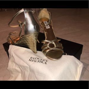Gold Badgley Mishka wedges. EXCELLENT CONDITION